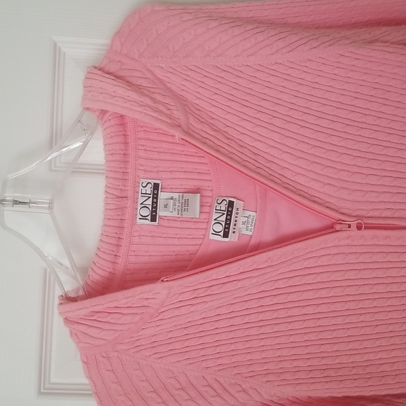 Jones Studio Sweater and Tank Set - Picture 9 of 16